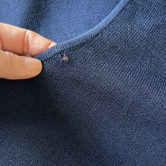 St. John Blue Sleeveless Wool Knit White Trim Tank Top - Picture 4 of 4